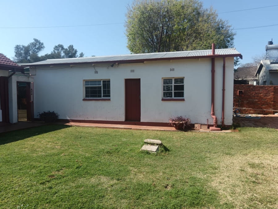 3 Bedroom Property for Sale in Heuwelsig Northern Cape